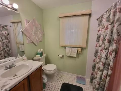 2 Grand Ave #4, Hawthorne, NJ 07506