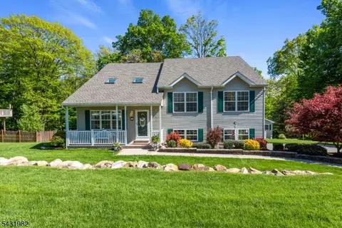 21 Towpath Ln, Stanhope, NJ 07874