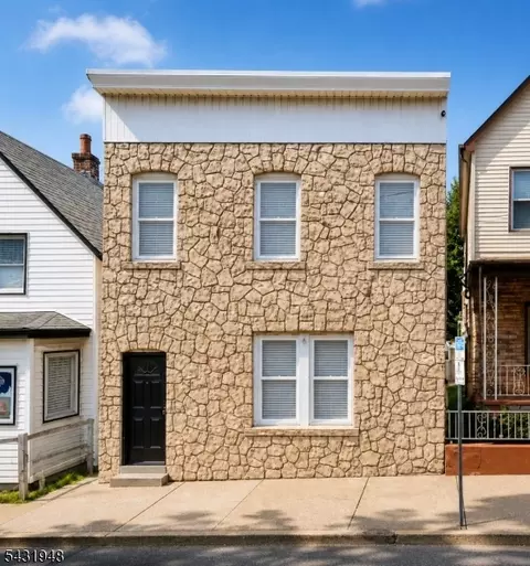 714 Catherine St, Perth Amboy, NJ 08861