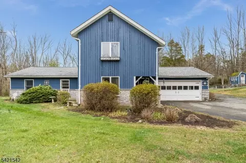 39 Edge Hill Rd, Blairstown, NJ 07825