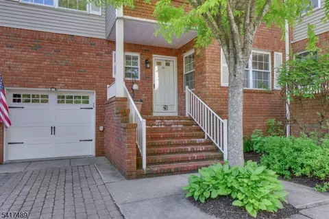 28 Berkeley Sq, Berkeley Heights, NJ 07922
