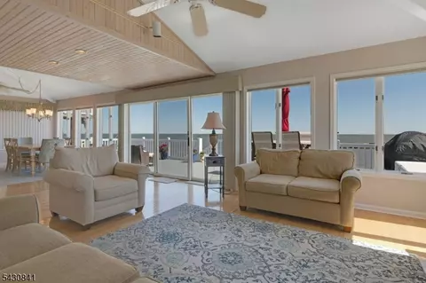237 Heron Rd, Tuckerton, NJ 08087