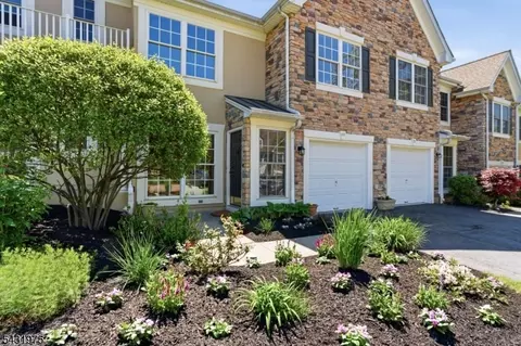 69 Magnolia Way, North Haledon, NJ 07508