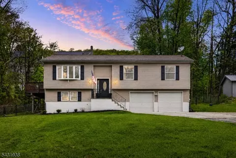 13 Valley Dr N, Glenwood, NJ 07418