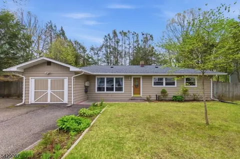 18 Belton St, Stanhope, NJ 07874