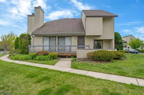 57 Woodhill St, Somerset, NJ 08873