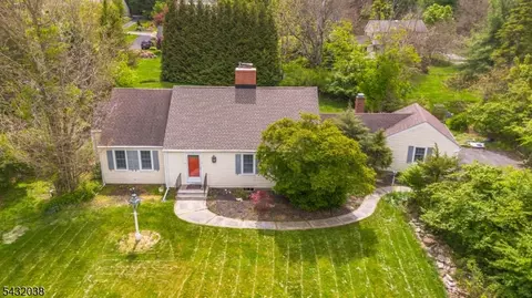 10 Cedar Wax Wing Rd, Hackettstown, NJ 07840