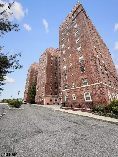 70 S Munn Ave #303, East Orange, NJ 07018