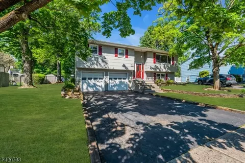 3 Wilton Ave, Middlesex, NJ 08846 photo 2