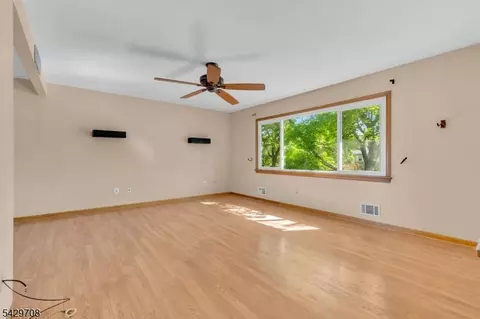 3 Wilton Ave, Middlesex, NJ 08846 photo 6