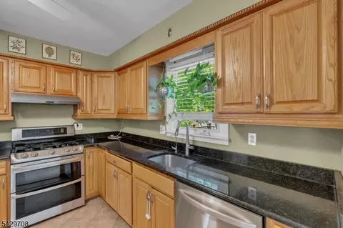 3 Wilton Ave, Middlesex, NJ 08846 photo 17