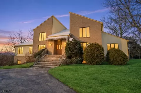 32 Sylvan Dr, Pine Brook, NJ 07058