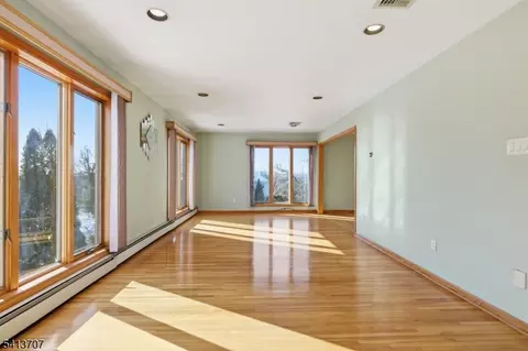 Living - 32 Sylvan Dr, Pine Brook, NJ 07058 photo 2 of 11