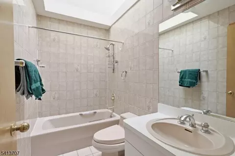 Bath - 32 Sylvan Dr, Pine Brook, NJ 07058 photo 3 of 6