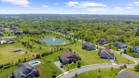 4 Jacob Ct, Flemington, NJ 08822