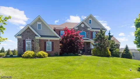 4 Jacob Ct, Flemington, NJ 08822