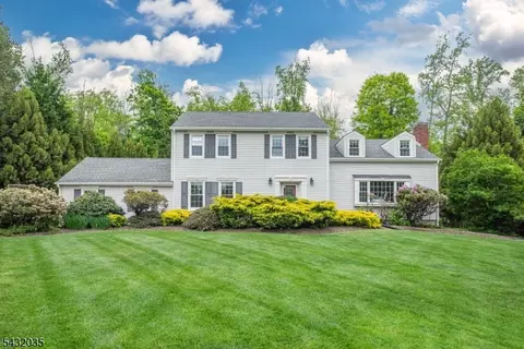 23 Pepperidge Rd, Morristown, NJ 07960