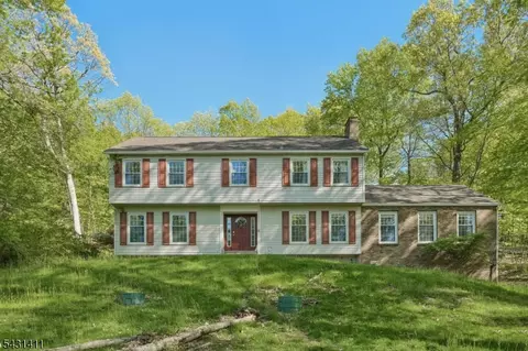213 Stanhope Rd, Sparta, NJ 07871