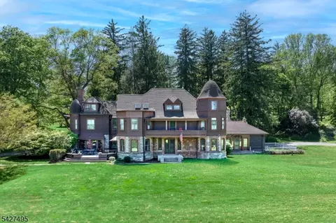 230 Mendham Rd, Bernardsville, NJ 07924