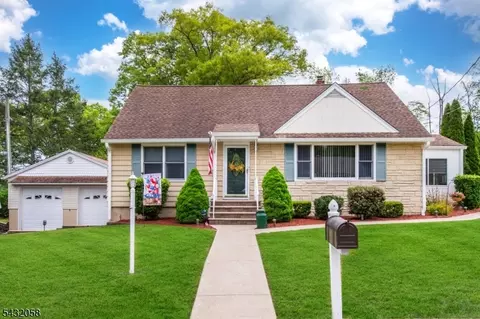 7 Mary St, Bloomingdale, NJ 07403