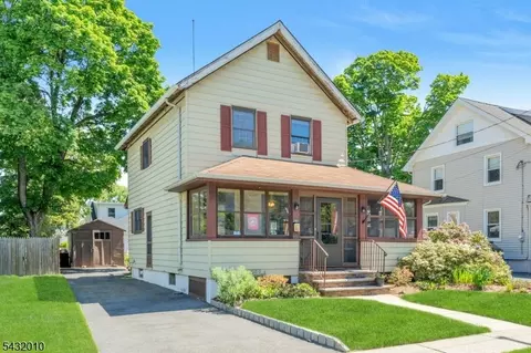 52 Terrace Ave, Rochelle Park, NJ 07662