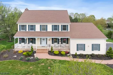 86 Carriage Trl, Belle Mead, NJ 08502