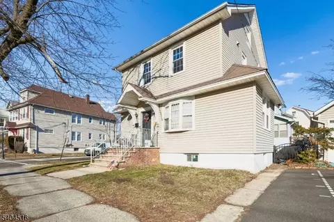 228 Totowa Rd, Totowa, NJ 07512