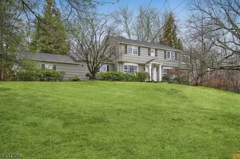 29 Blackberry Ln, Morristown, NJ 07960
