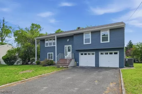 67 Grant Ave, Piscataway, NJ 08854