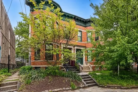 257 Woodlawn Ave, Jersey City, NJ 07305