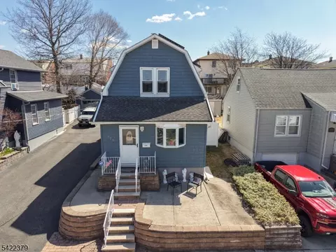 520 Prospect Pl, Lyndhurst, NJ 07071