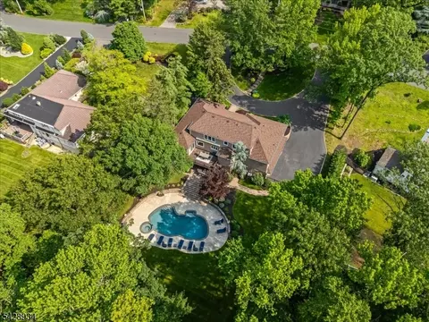 63 Skylark Rd, Springfield, NJ 07081