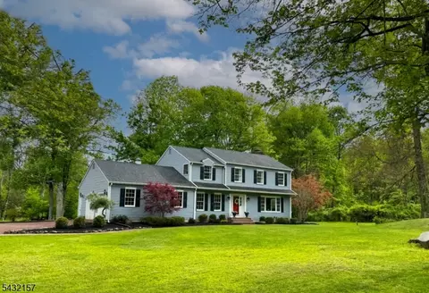 77 Plum Brook Rd, Flemington, NJ 08822