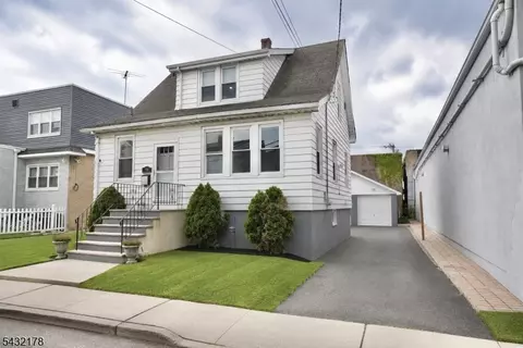58 Sidney St, Lodi, NJ 07644