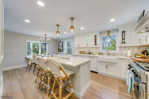 7 Meadow Rd, Chatham, NJ 07928