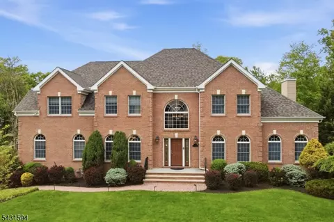9 Cornerstone Way, Livingston, NJ 07039