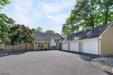 1530 Mountain Top Rd, Bridgewater, NJ 08807