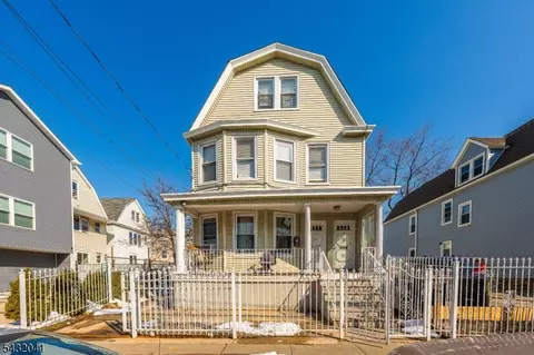 1039 Anna St, Elizabeth, NJ 07201