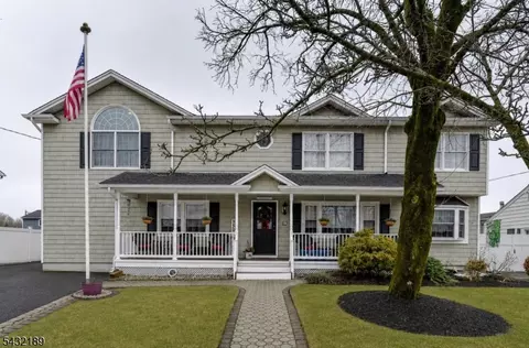 50 Winifred Dr, Totowa, NJ 07512