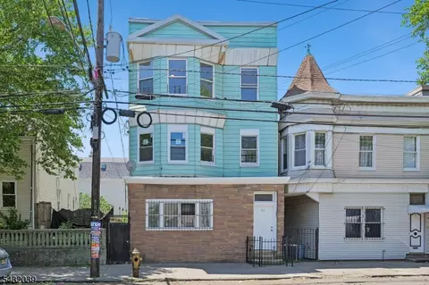 55 Hawkins St, Newark, NJ 07105