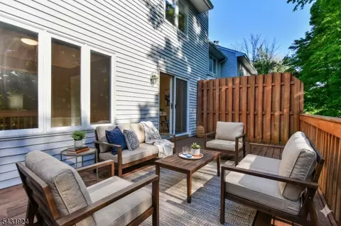 Exterior - 5 Hansen Pl, Wayne, NJ 07470 photo 5 of 7