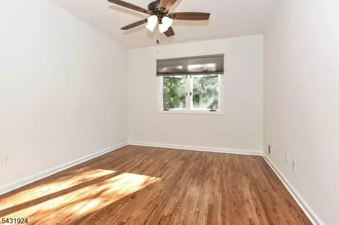 Bedroom - 5 Hansen Pl, Wayne, NJ 07470 photo 3 of 4