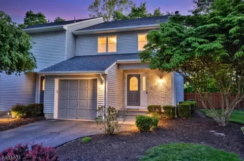 5 Hansen Pl, Wayne, NJ 07470