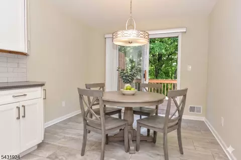 Dining - 5 Hansen Pl, Wayne, NJ 07470 photo 1 of 1