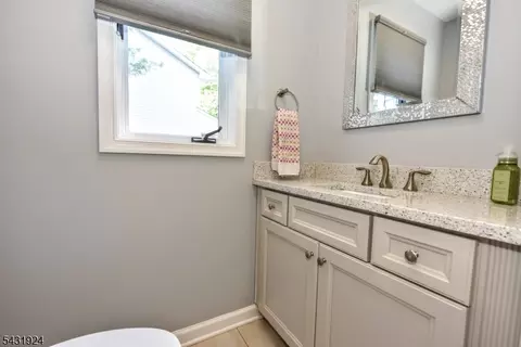 Bath - 5 Hansen Pl, Wayne, NJ 07470 photo 1 of 5