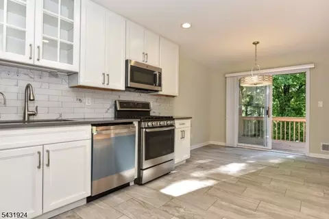 5 Hansen Pl, Wayne, NJ 07470 photo 13