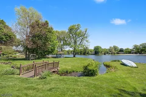 55 Intervale Rd, Boonton, NJ 07005