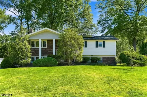 56 Frances Dr, Clark, NJ 07066