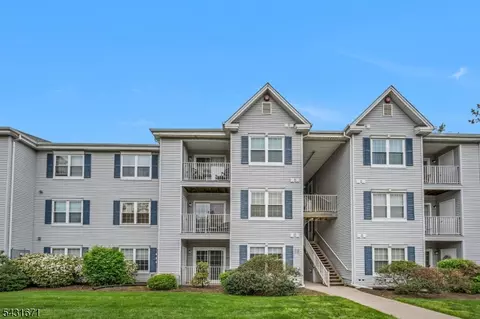 213 Stratford Pl, Bound Brook, NJ 08805