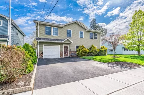 153 Howard Ave, Rochelle Park, NJ 07662